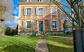 Les Chambres De Lucie-B&B - Petit Dej Inclus - Parking Prive - Proche Gare